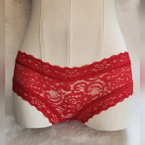 NWOT Red Lace Panty with ribbon back detail - Picture 6 of 6